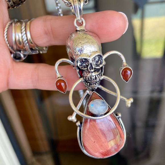 Genuine red jasper , moonstone & carnelian gemstones skull boho goth necklace - Picture 11 of 13